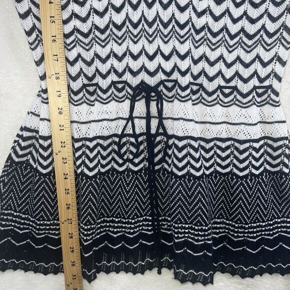 Torrid Y2K Black White Top Plus Size 3X Short Sleeve Perforated Semi Open Knit - Picture 8 of 11